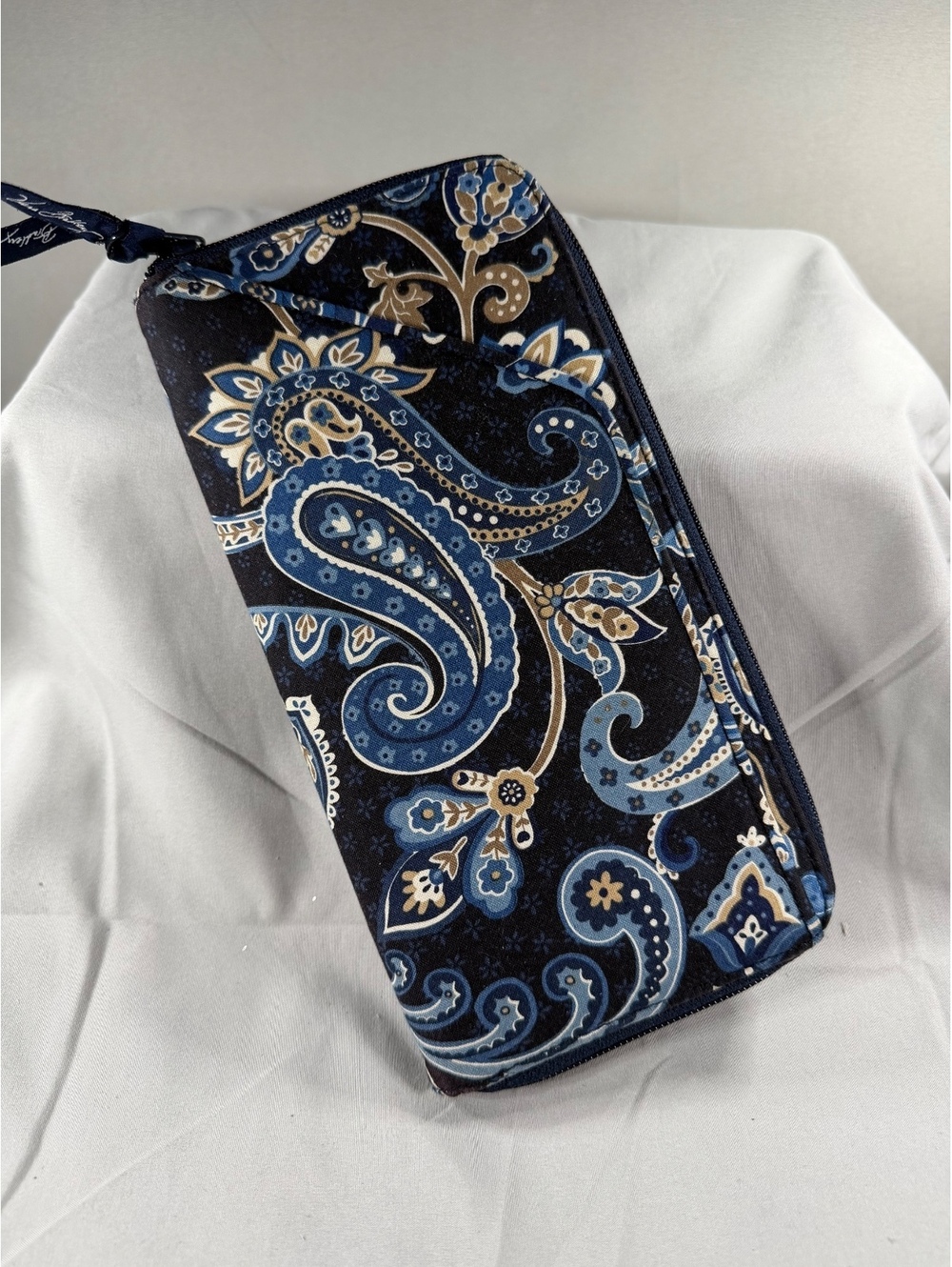 Vera Bradley Blue Paisley Zip-Around Wallet - Picture 1 of 7